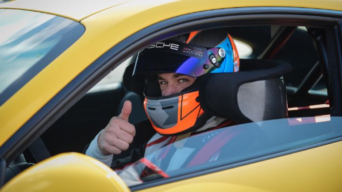 Στο τιμόνι της GT3 ήταν ο test driver της Porsche, Lars Kern.